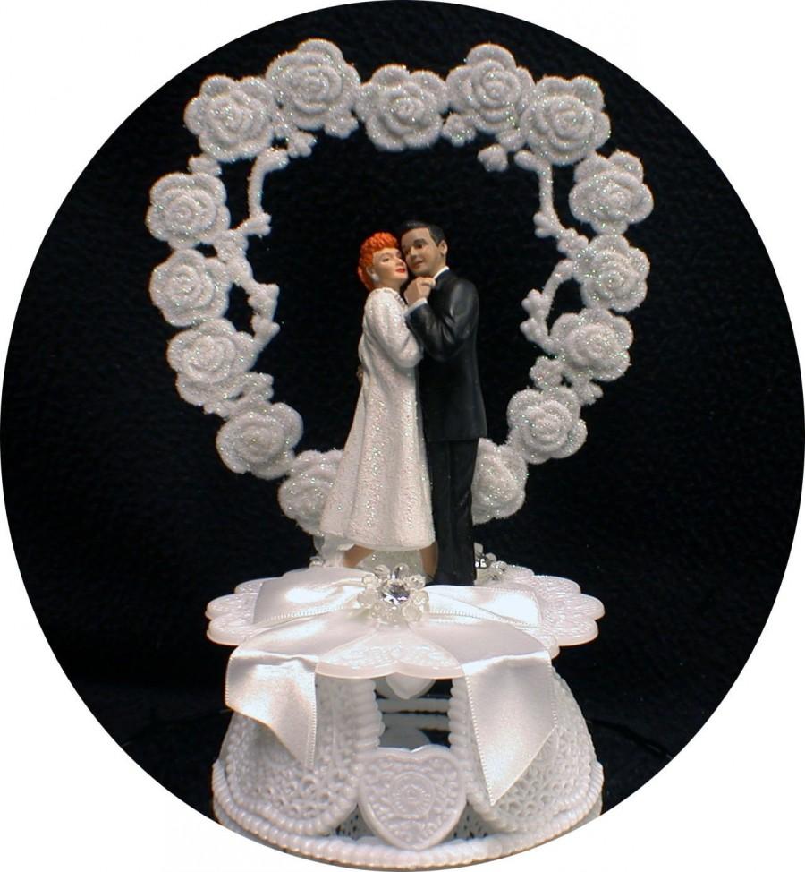 Hochzeit - LUCY & Ricky Desi Love ornament Wedding Cake Topper top I Bride and Groom Heart
