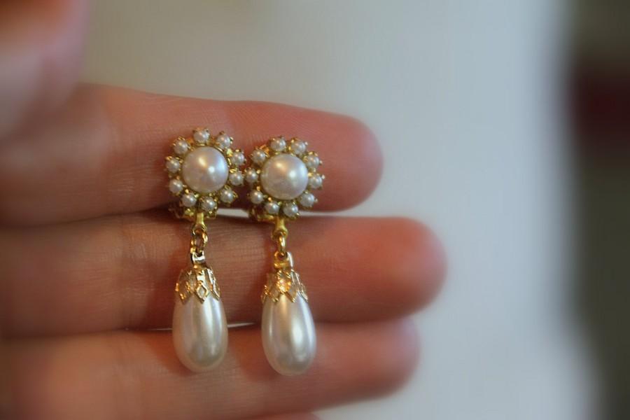 Hochzeit - Wedding Jewelry Bridal Earrings Vintage Bridesmaids Earrings,   Golden Clip-On Ivory Pearls,Rhinestone ,Drop Vintage Pearl Earrings
