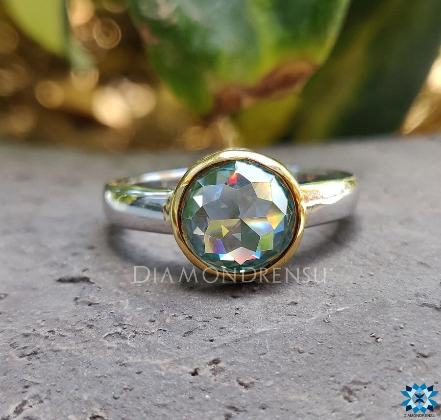 زفاف - Two Tone Solitaire Ring Bezel Set, 2.0 CT Green Round Rose Cut Moissanite Engagement Ring, Wedding Ring, 10K Solid White/Yellow Gold Ring