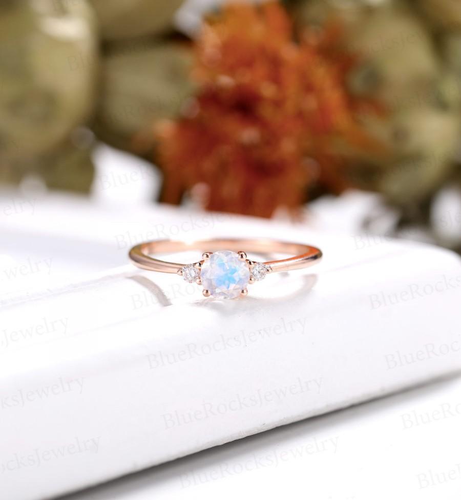 Mariage - Vintage Moonstone Engagement Ring, art deco ring, Rose Gold Diamond Ring, Round cut ring,  bridal ring wedding ring,anniversary ring