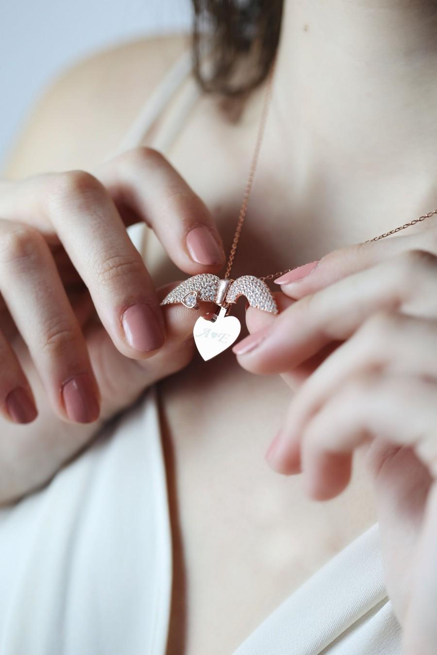 زفاف - Engraved Heart Necklace , Openable Heart Necklace , Name Necklace , Gift For Girlfriend , Valentine Day Gift , Gift For Mom