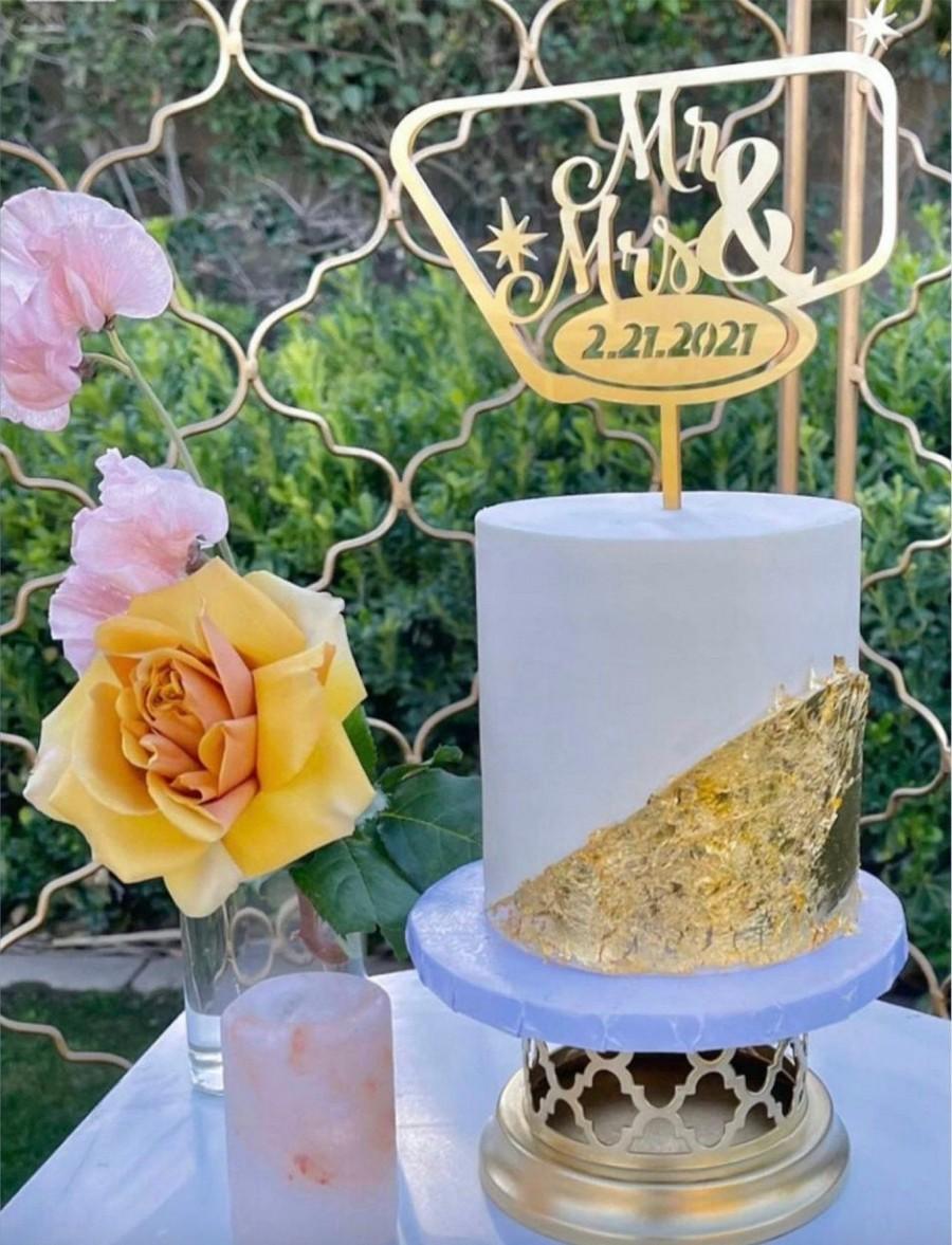 Hochzeit - Mid Century Modern Mr. & Mrs. Wedding Cake Topper // Vintage, Atomic, Mad Men Style Cake Topper, Laser Cut Acrylic, Colored Acrylic