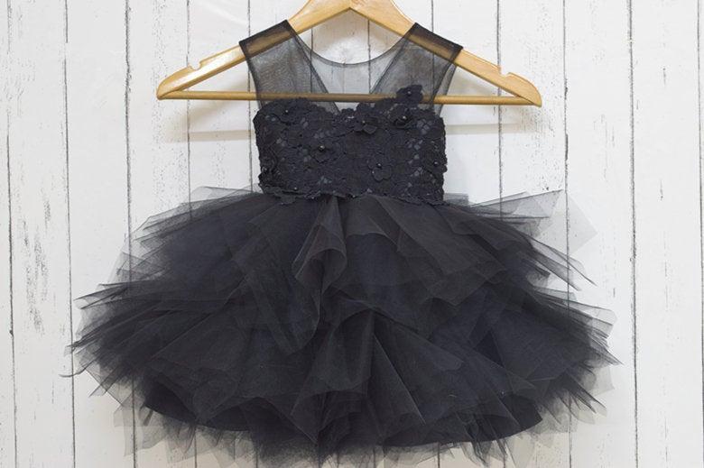 Mariage - Black flower girl dress with 3D pearl