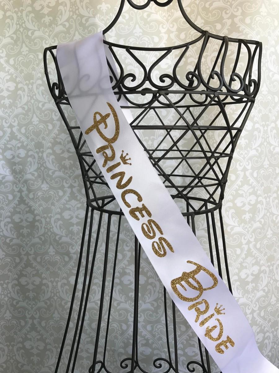 زفاف - Princess Bride with Crowns bridal party/ bachelorette party sash