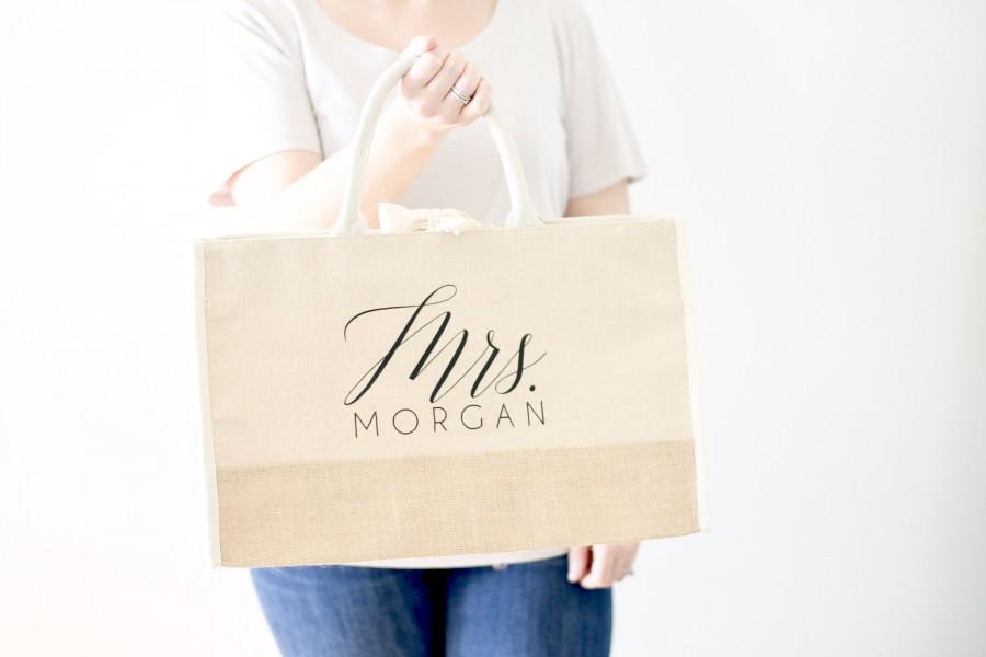 Свадьба - Personalized Mrs. Tote - Mrs. Honeymoon Tote - Bride Tote - Mrs. Bag - Honeymoon Bag - Mrs. Tote - Future Mrs Gift - Bride Gift