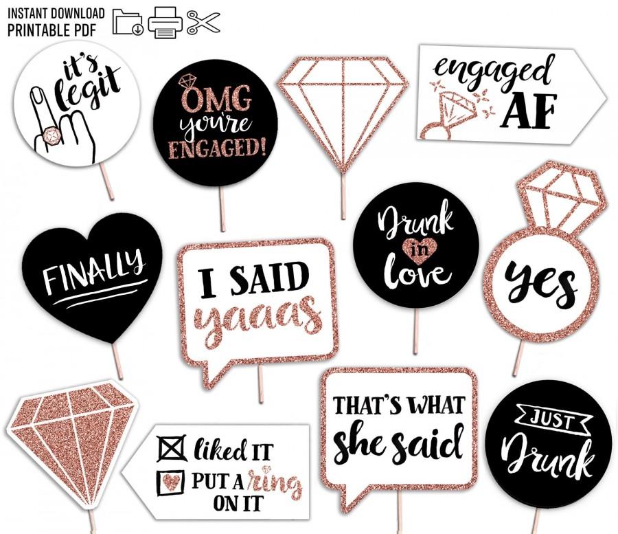 Свадьба - Funny Engagement Printable Photo Booth Props - 12 Signs - Rose Gold Black and White - Bridal Bachelorette Engaged
