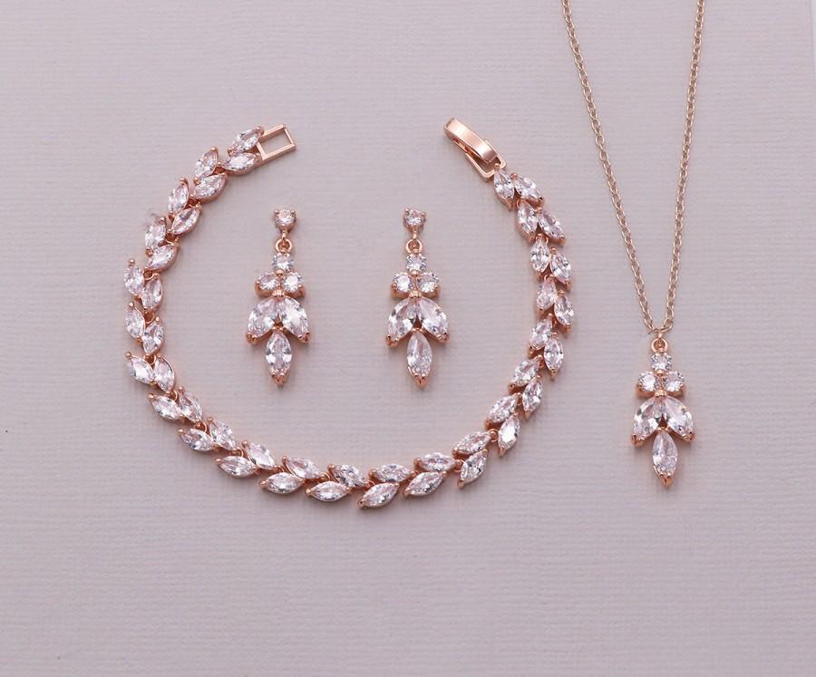 Mariage - Wedding Jewelry Set Rose Gold, Bridesmaid Jewelry Set, Brides Jewelry Set, Leaf Drops Rose Gold Bracelet and Earrings Set