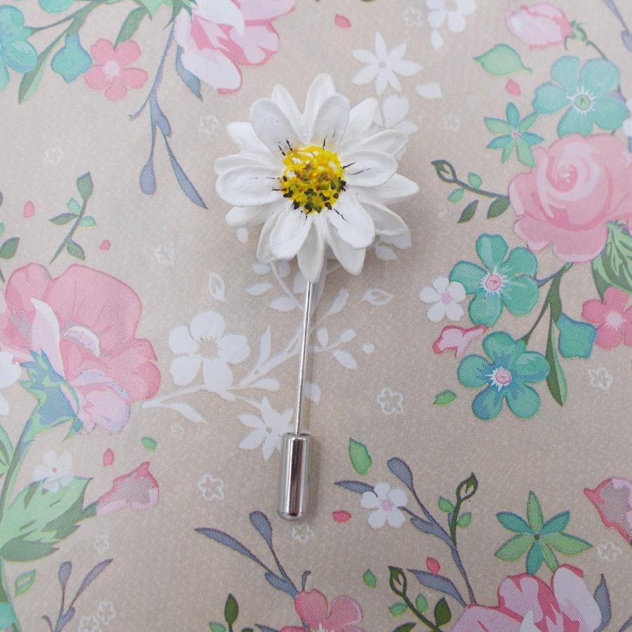 Wedding - White MARGUERITE DAISY PIN White Floral Summer Wedding Corsage Daisy Lapel Flower Pin Lawn Daisy Boutonnire Daisy Chain Brooch- Hand Painted