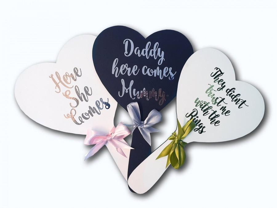 Свадьба - Personalised wedding sign Paddle daddy here comes mummy, here comes the bride, flower girl, ring bearer wedding photo prop, bridesmaid