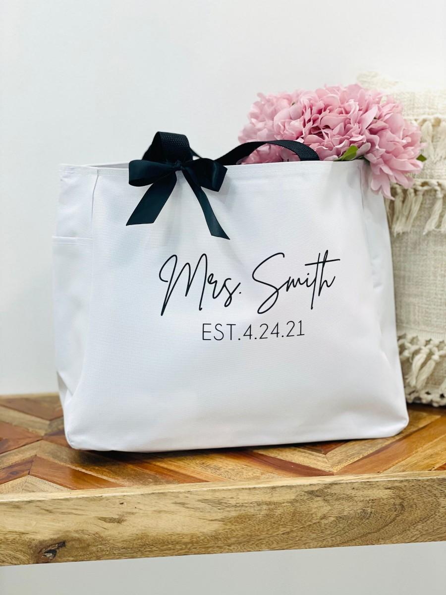Mariage - Bride Tote Bags, Personalized Bride Bag, Wedding Gift, Bridal Shower Gift, Gift For Bride, Bridal Gift, Honeymoon Gift,