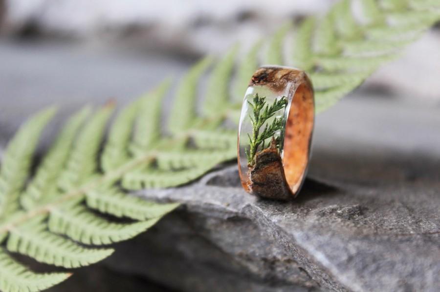 Свадьба - Real Juniper resin ring Birch bark Mens ring Wood resin ring Nature resin ring Boho ring Rustic ring Eco Friendly Green Forest Jewelry