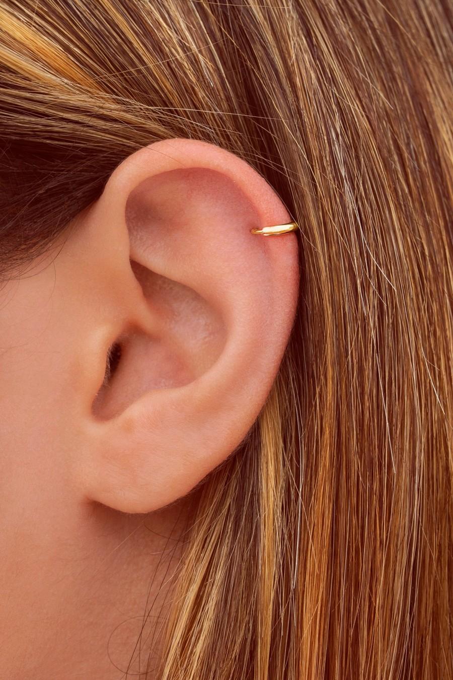 Hochzeit - Minimalist & Tiny Second Hole Helix Silver Hoop Earrings