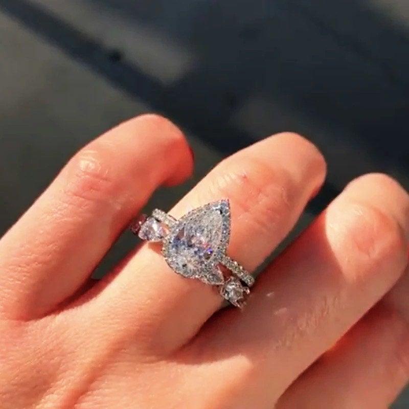 زفاف - 2.2Ct Pear Cut Halo wedding set. Sterling Silver. Engagement Ring. Wedding Ring. Promise Ring. Anniversary. Gifts for her. Pear shape ring.