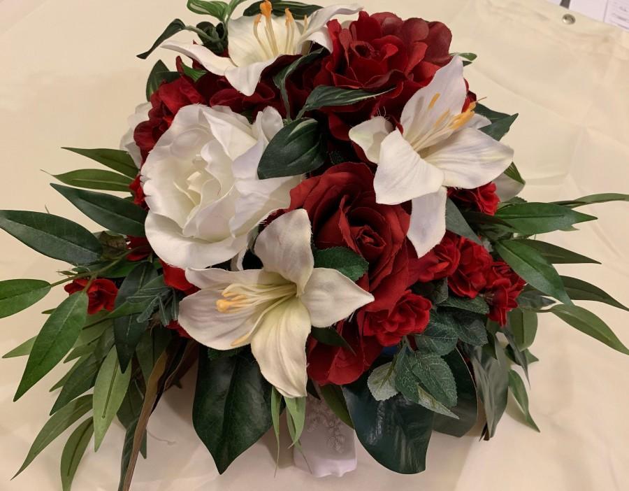 Hochzeit - Red and white bridal bouquet