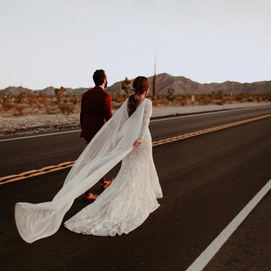 Свадьба - silk bridal cape, wedding cape, cape veil, silk cape, silk wedding cape, ivory bridal cape, ivory cape, shoulder cape - MARION