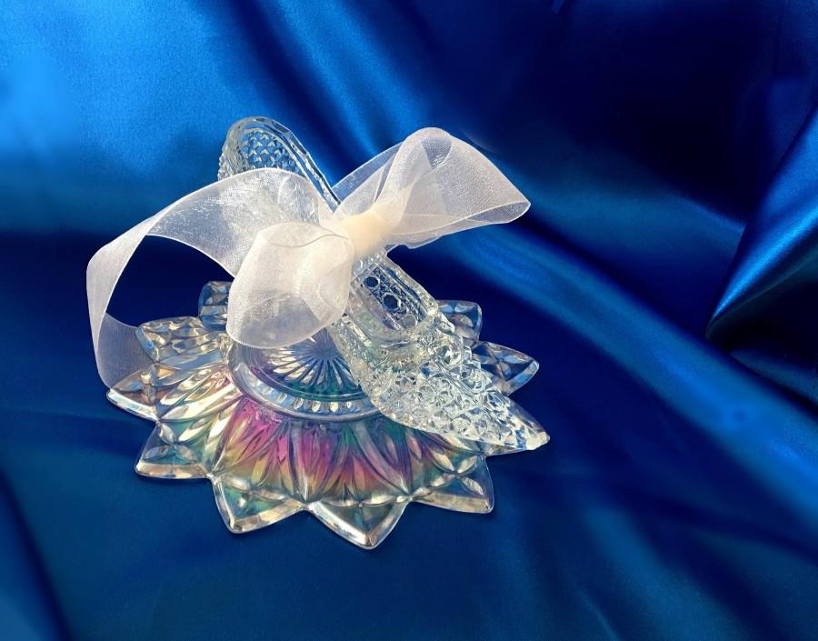 زفاف - Cinderella Crystal Glass Slipper on Iridescent Glass Pillow, Romantic Marriage Proposal, Groom Gift for Bride, Wedding Cake Topper