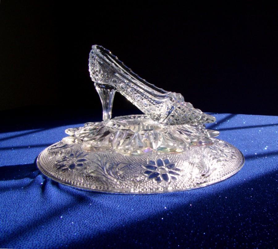 Свадьба - Cinderella Crystal Glass Slipper on Iridescent Glass Pillow, Fairy-tale Wedding Bridal Shower Table Decor Art, Gift for Girlfriend