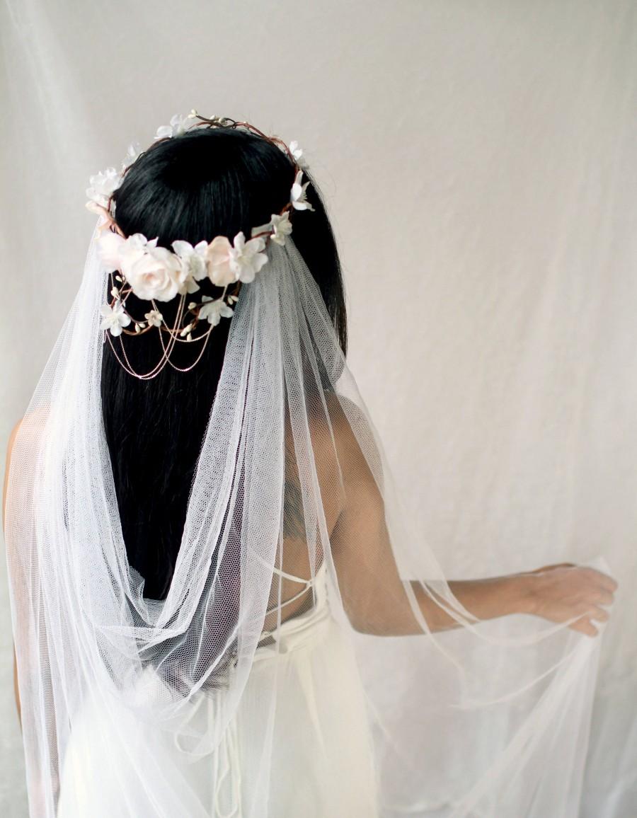 Hochzeit - Bridal vine crown, White flower crown, Blush floral circlet, Wedding crown headpiece, Elegant hair wreath, Floral hair bouquet - Crown Only