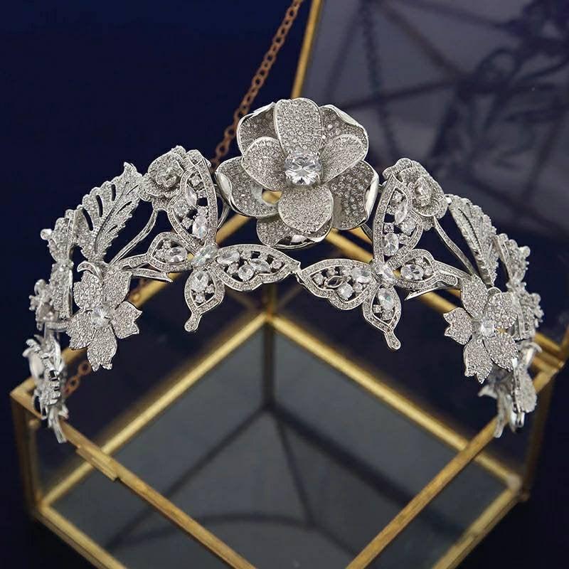 زفاف - Butterfly Tiara with Flowers/ Bridal Hair Accessories/Brides Jewelry/ Bridal Crown/Silver Tiaras/ Flower Tiara/ Princess crown/ Floral Tiara
