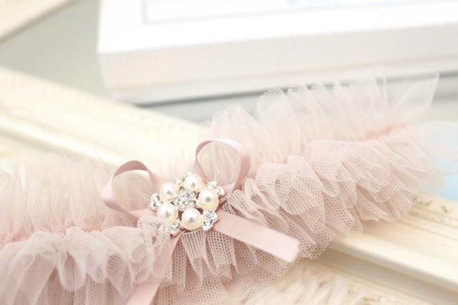 Hochzeit - dusty rose tulle wedding garter, dusty pink tulle wedding garter, powder pink tulle wedding garter, rose tulle wedding garter, rose garter