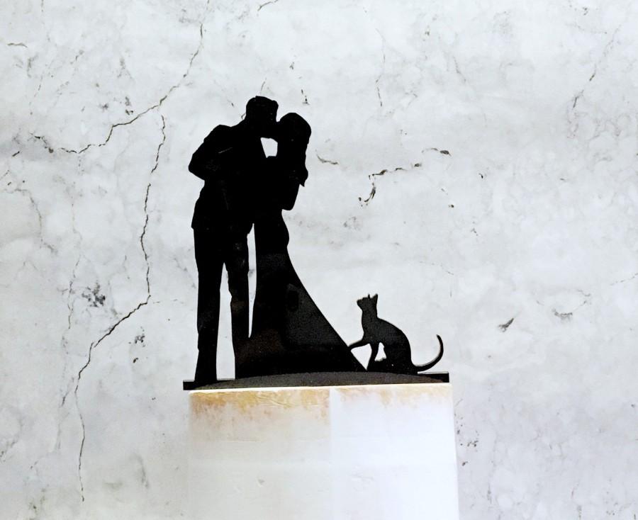 Hochzeit - Silhouette Wedding Cake Topper, Bride Groom and Cat Cake Topper, Couple Silhouette with Cat, Acrylic Wedding Decoration, Cat Wedding, Pets