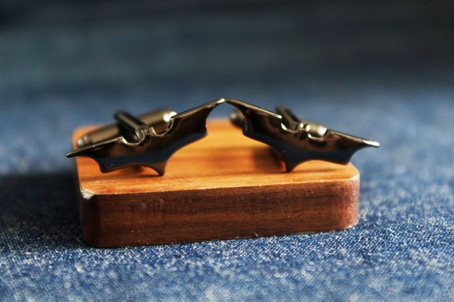 Wedding - Gun black bat cufflinks man tie clip