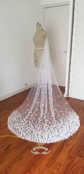 Свадьба - Chapel Wedding Veil with Petals -Bridal Veil,Veil,Floral Veil,Wedding Veil with comb-White Wedding veil.Any colour petals,Ivory or white