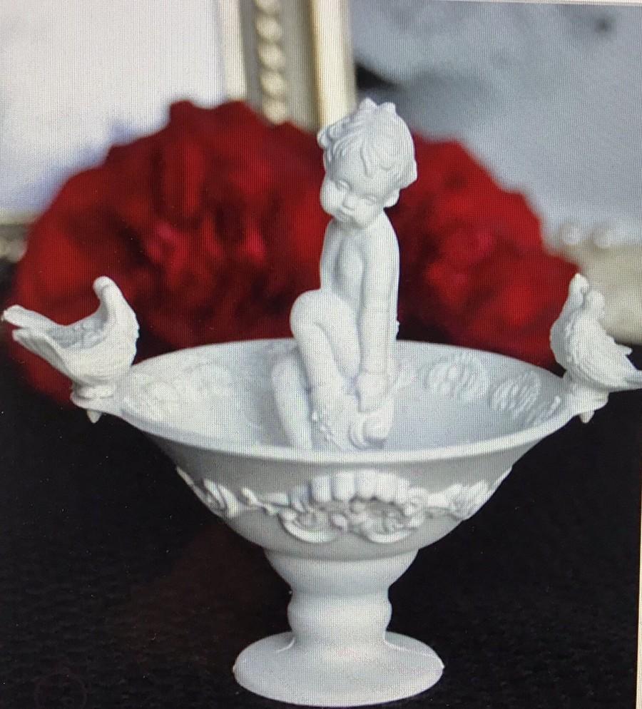 Hochzeit - Angel Fountain Figurine / Cherub Fountain / Wedding Topper