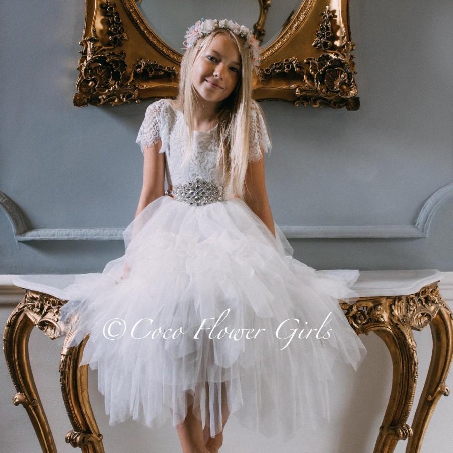 Свадьба - Beautiful Flower Girl Dress Wedding Boho Dress Princess Style Dress - White Flower Girl Ruffles Flutter Dress with optional sash