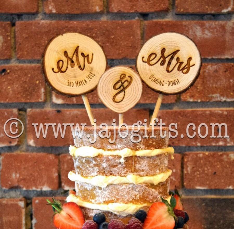 Mariage - Rustic wood log slice engraved cake topper Mr and Mrs, Mr and Mr, Mrs and Mrs personalised wooden