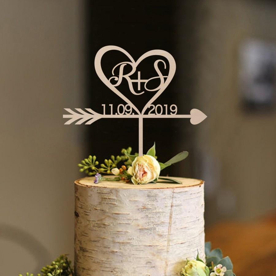 Hochzeit - Rustic Arrow Wedding Cake Topper, Personalized Initials Wedding Cake Topper with Date, Custom Cake Topper for Wedding , Wedding Decor