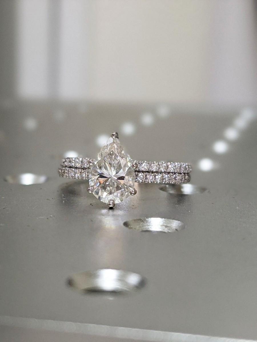 Свадьба - 14K Solid Gold Engagement Ring Set 1.25CT Pear Moissanite Wedding Ring/Moissanite Engagement Ring/Stack Ring/Promise ring/Bridal Set