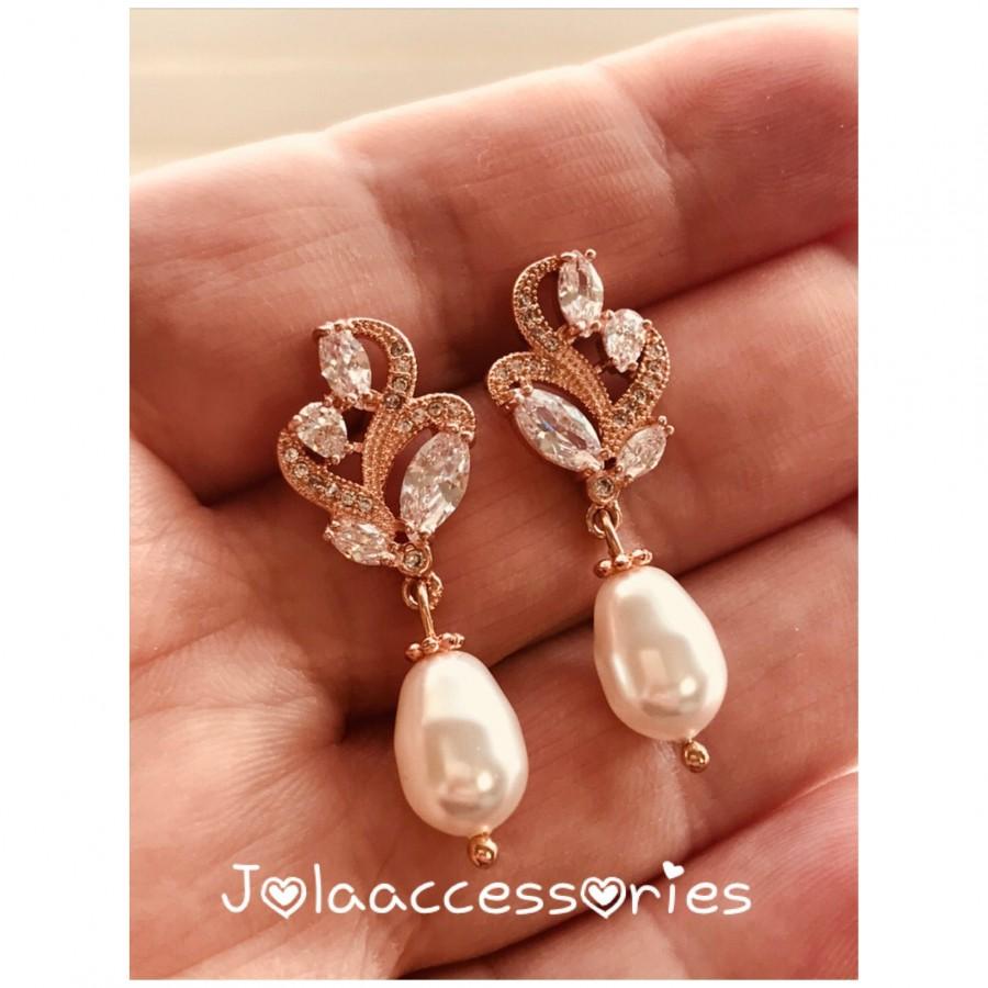 Hochzeit - Swarovski pearl cubic zirconia wedding earrings rose gold pearl earrings bridal earrings pink gold wedding earrings bridesmaid bride jewelry