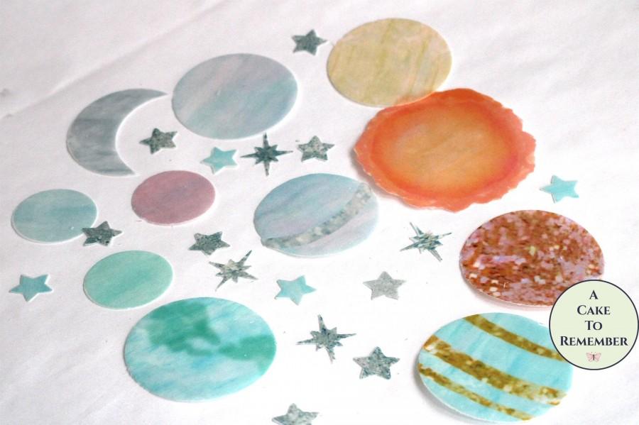 Свадьба - Precut edible planets, sun, and stars for First Trip Around The Sun or Two the Moon cake topper. Wafer paper outer space birthday decoration