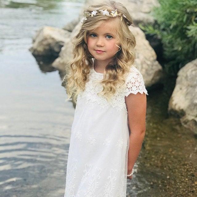 Mariage - Claire- Lace Flower Girl Dress-Rustic Flower Girl Dress-Vintage girl dress-Country girl Dress- Communion Dress-Lace girl dress-boho dress