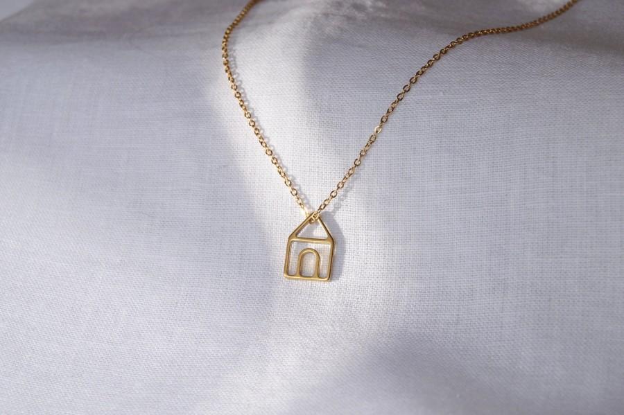 زفاف - Necklace with gold-colored brass house pendant, cottage pendant, minimalist necklace, romantic home gift, stylized cottage pendant