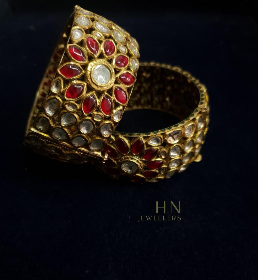 Hochzeit - Antique Jadau kundan original old hydrabadi nizami kada bangle pair 18k gold and diamond polki original