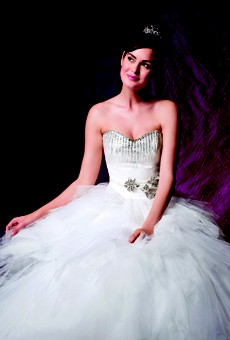 Hochzeit - Couture-Inspired Wedding Gowns