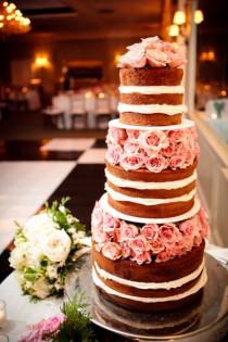 wedding photo -  A Natural Wedding Cake