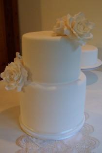wedding photo - Ivory Roses Wedding cake