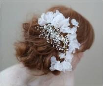 wedding photo - Soft and Romantic Updo Wedding Hairstyles