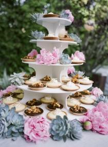 wedding photo - Chic Wedding Dessert Table Ideas