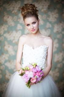 wedding photo - Wedding Hairstyles with the Wow Factor