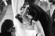 wedding photo - Kiss