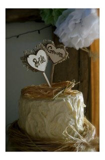 wedding photo -  Rusting Wedding Cake - Bride and Groom Cake Topper