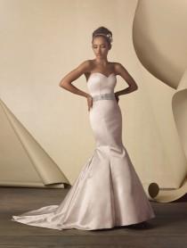 wedding photo - 2014 Runway Trends with Alfred Angelo