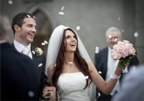 wedding photo - Use This Wedding Mobile App To Avoid a Wedding Difficulties