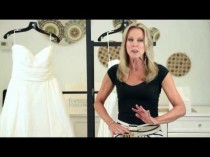 wedding photo - Difference Between Satin & Taffeta Fabric In A Wedding Dress : Wedding Fashions