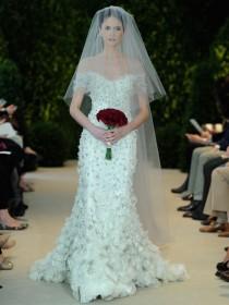 wedding photo - 6 magnifiques robes pour chaque jeune mariée de Carolina Herrera