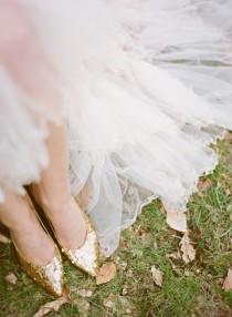 wedding photo - Or paillettes chaussures de mariage